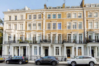 exterior of the studio flat in West London, which is up for rent