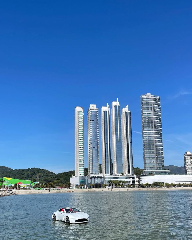 The James Bond style sea car in the waters of Caixa d'Aço, Santa Catarina State.