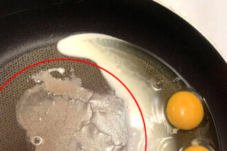 The fried eggs that resemble Mr Burns.