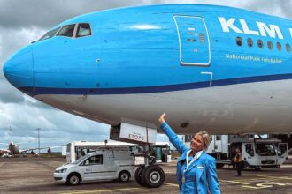 Esther Sturrus the flight Attendant, sharing tip on how to score cheaper flights over Christmas.