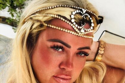 Gemma Collins the celebrity's who was on The Only Way Is Essex is now selling her cloths for discounted prices.
