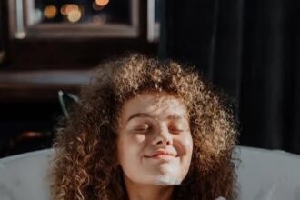 unique Job opportunity where you can earn £400 a month from watching Netflix in the bath.