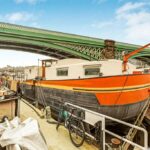 The one-bedroom boat house, which is available for renting in south London – on the River Thames.