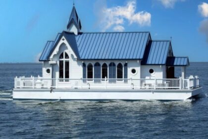 The unique luxury home on the water which is up for sale in Florida.