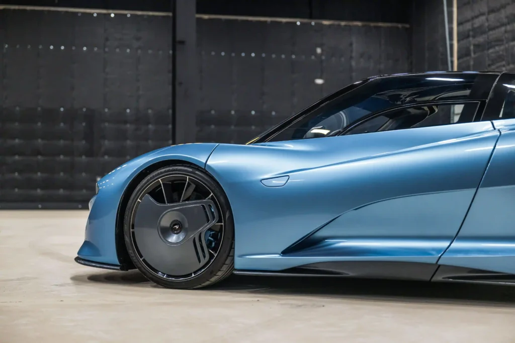 the rare McLaren Speedtail supercar has been sold at an auction for a bargain in in Phoenix, Arizona, US.