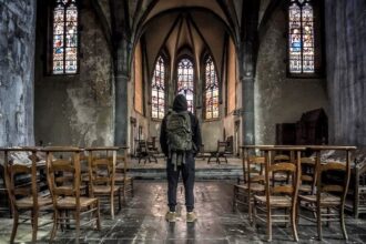inside The ‘haunting’ abandoned palace discovered by an urban explorer Yannik in Portugal.