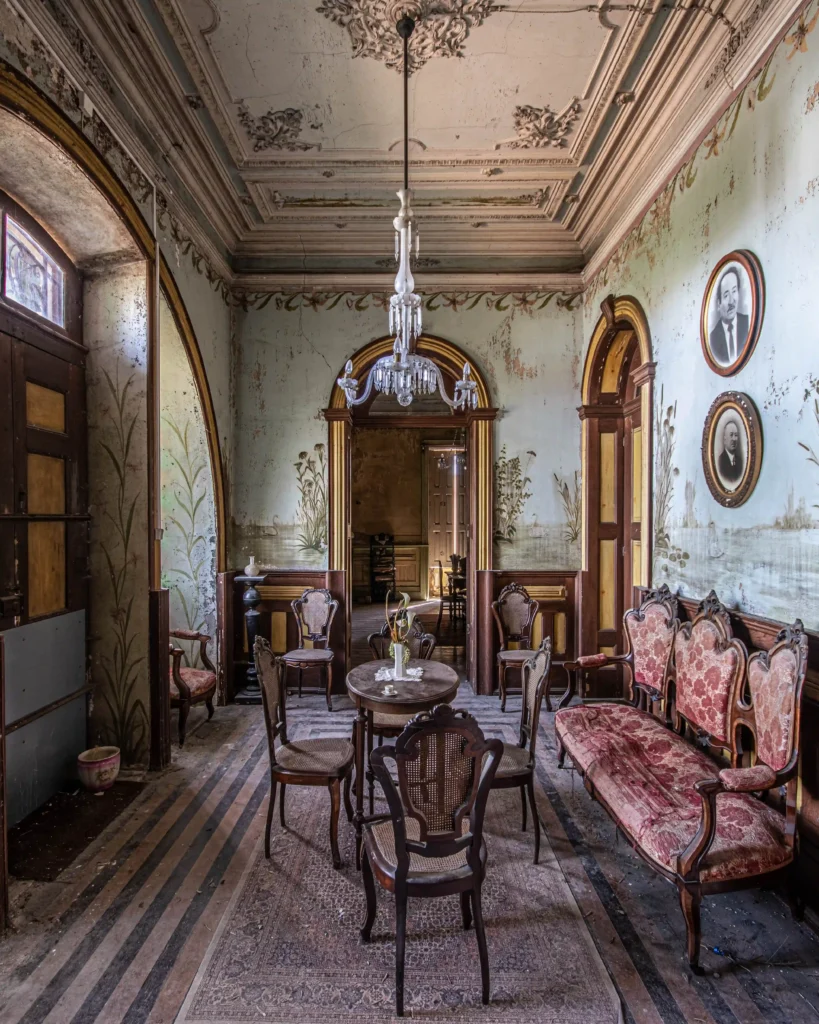 Inside the ‘haunting’ abandoned palace ‘untouched for 28 years’ in Portugal.