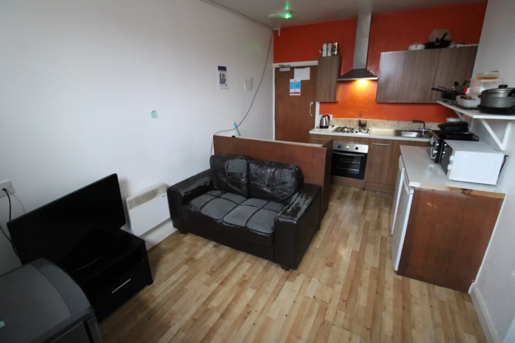 Inside the £1 flat located in the centre of Liverpool available is up for auction.