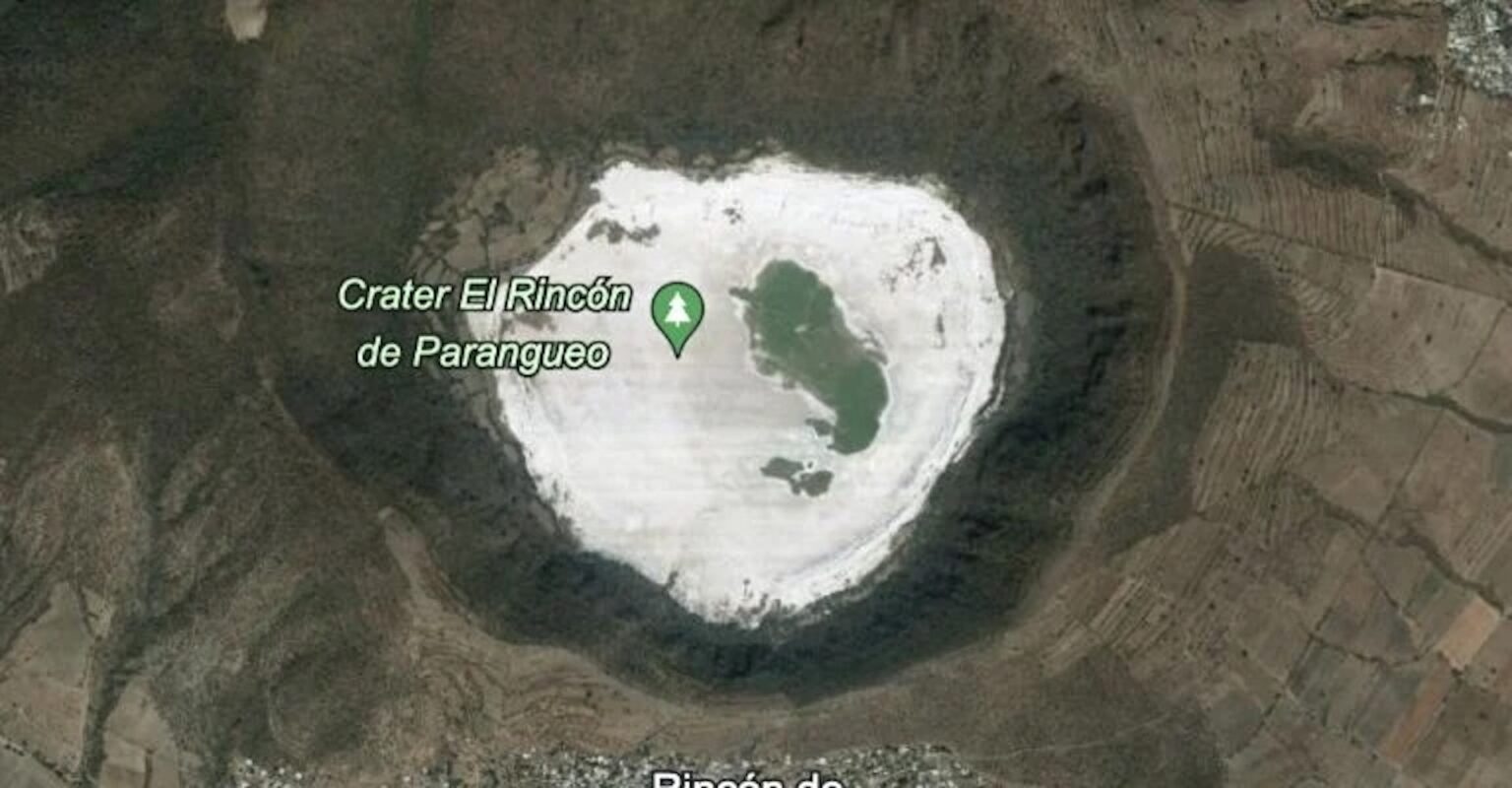 The mysterious volcanic crater where aliens are said to land, which is located in Rincón de Parangueo near Valle de Santiago, Mexico.