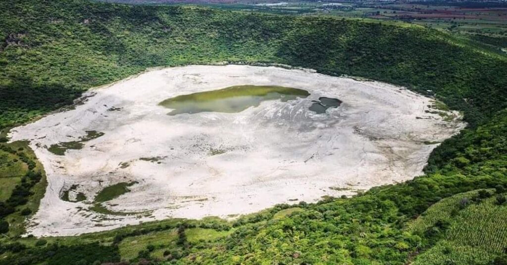 The mysterious volcanic crater where aliens are said to land, which is located in Rincón de Parangueo near Valle de Santiago, Mexico.