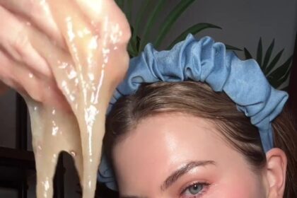 Video grab - Lisa Baisl demonstrates how to make DIY "Botox" from flaxseed.
