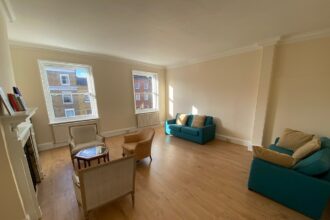 Renting a shared apartment for £3,000 in Westminster? Welcome to the UK's property market chaos. Limited space, dated amenities, and hefty deposits now available for renting.