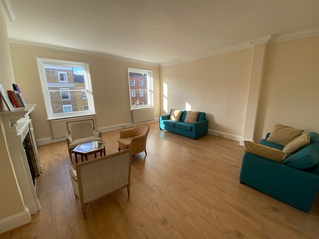 Renting a shared apartment for £3,000 in Westminster? Welcome to the UK's property market chaos. Limited space, dated amenities, and hefty deposits now available for renting.