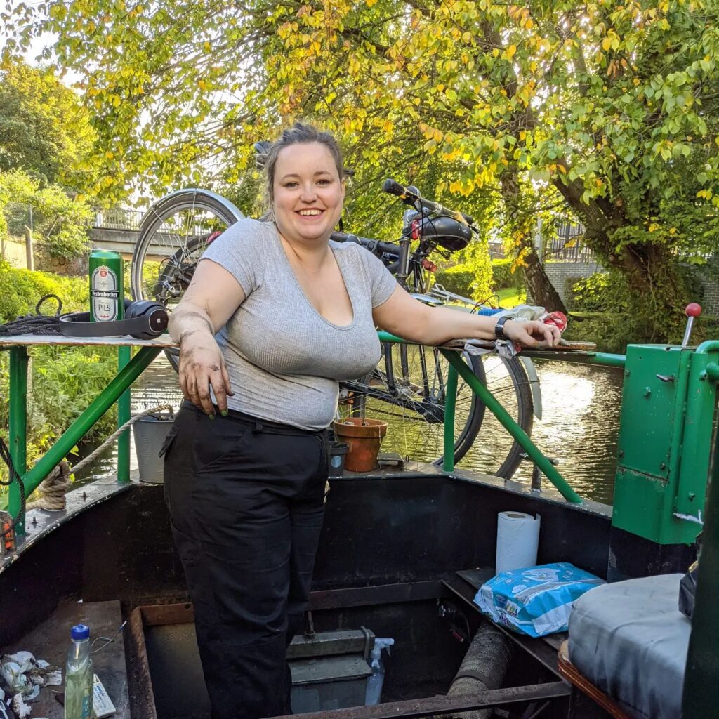 the woman shares her experience of living on a narrowboat, highlighting both the challenges and rewards of this unique lifestyle. Despite struggles with unexpected expenses and the lack of amenities like a working shower, she finds freedom and fulfillment in the boating community and the opportunity to live a simpler, more hands-on life.
