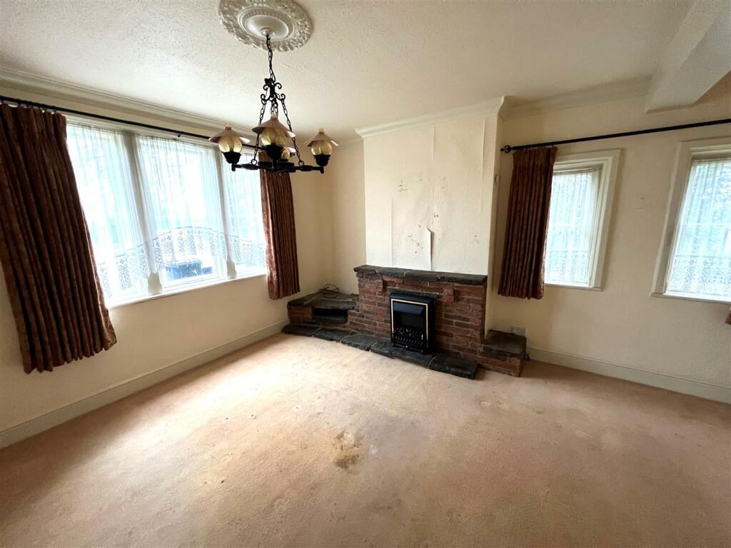 A historic abandoned home in Derby, dating back to 1900, offers unique charm with a hidden chapel. However, potential buyers should be wary of spooky neighbors—the property backs onto a former cemetery. Listed for £300,000, it requires renovation and adheres to strict leasehold rules.