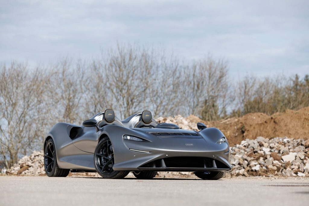 The inaugural McLaren Elva, with chassis number one and under five miles on the odometer, is set to fetch £939,000 at auction. This supercar, boasting a twin-turbocharged 804 bhp engine, originally priced at £1.42 million in 2022. Despite being adorned with £77,000 worth of enhancements, it's being offered at a substantial discount. The auction, hosted by RM Sotheby’s in Monaco on May 11, presents an opportunity to acquire one of McLaren's most groundbreaking creations at a fraction of its original cost.