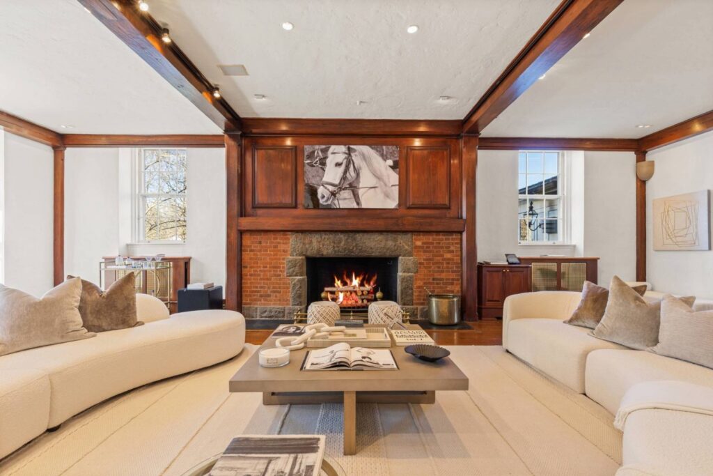 Former mansion of talk show legend Johnny Carson, known as "The Carson Ballfield," hits the market in Rye, New York. Luxurious features include seven fireplaces, a chef's kitchen, and expansive grounds. Listed for $5.3M USD.