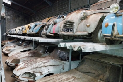 Vintage Citroën 2CV collection for sale in Leigneux, France! Mechanic Denis Louma's 40-year assembly includes classics from 1930s to 1990s, some in perfect condition.