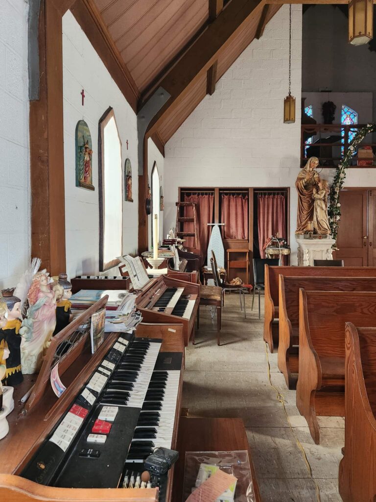 Urban explorer discovers abandoned chapel with cremated remains left behind. Footage reveals untouched interior, including display of ashes and set-up for service.