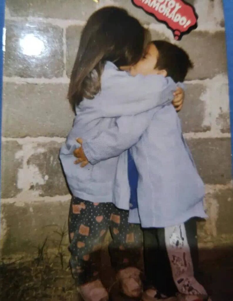 Man seeks internet's help to find mystery girl he shared his first kiss with 25 years ago. Lucas Mariano posts nursery photos on TikTok, hoping to reconnect with "Macarena" from Córdoba, Spain. The post goes viral with 835K views. Netizens rally to help reunite the childhood sweethearts.