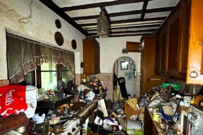 Urban explorer Sean Piper discovers a hoarder's house filled with taxidermy birds, rotting food, and clutter. TikTok users left shocked by the eerie find.