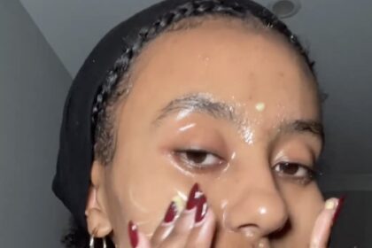 Discover the controversial skincare secret of a viral sensation: dairy butter. Kidist Begashaw shares her unconventional method for smooth, clear skin.