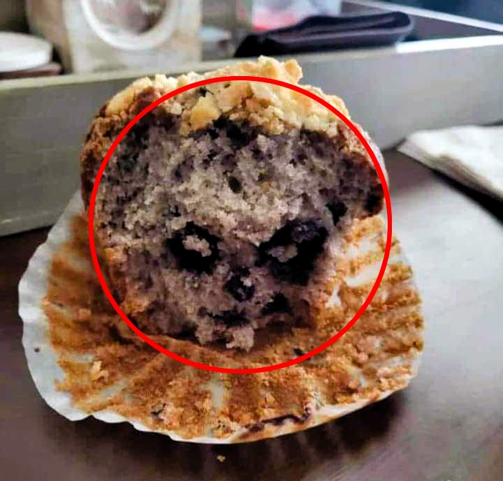 Francesco Vaira was taken aback when he discovered Pennywise's face in his blueberry muffin, formed by the fruit's markings. The eerie resemblance to the horror movie character sparked surprise and amusement among social media users.