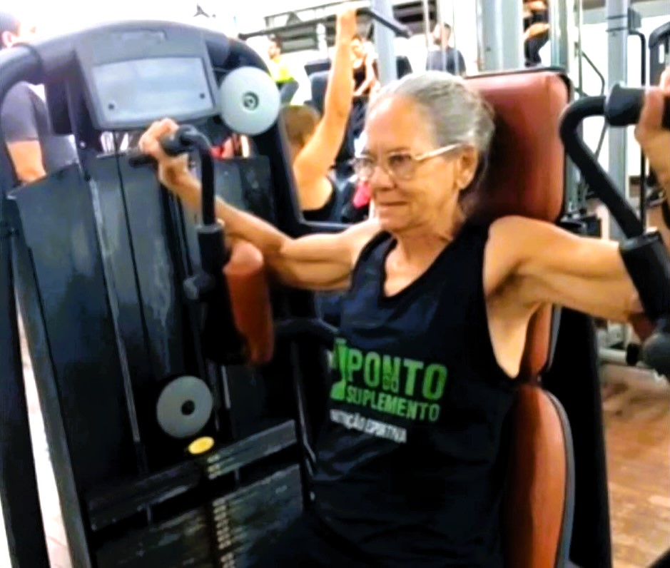 Meet Madalena Lúcio, the 73-year-old gym enthusiast defying age stereotypes with her intense workouts and toned physique. Watch her inspiring journey!