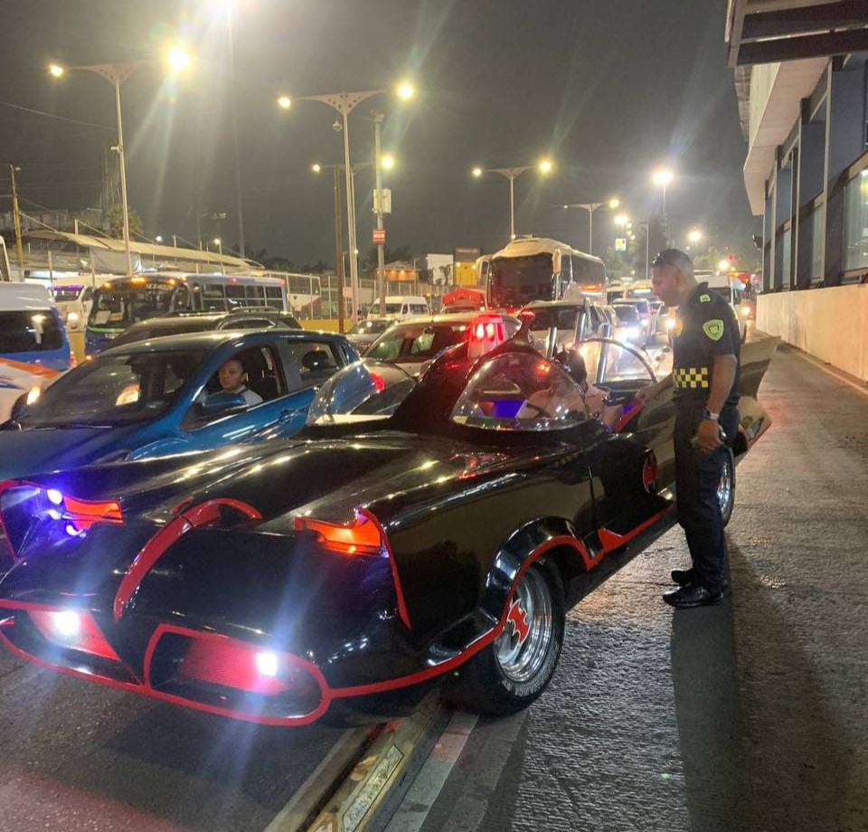 A Batman enthusiast driving his Batmobile got fined for using a bus lane in Mexico City. Even the Dark Knight couldn't escape the traffic rules crackdown.