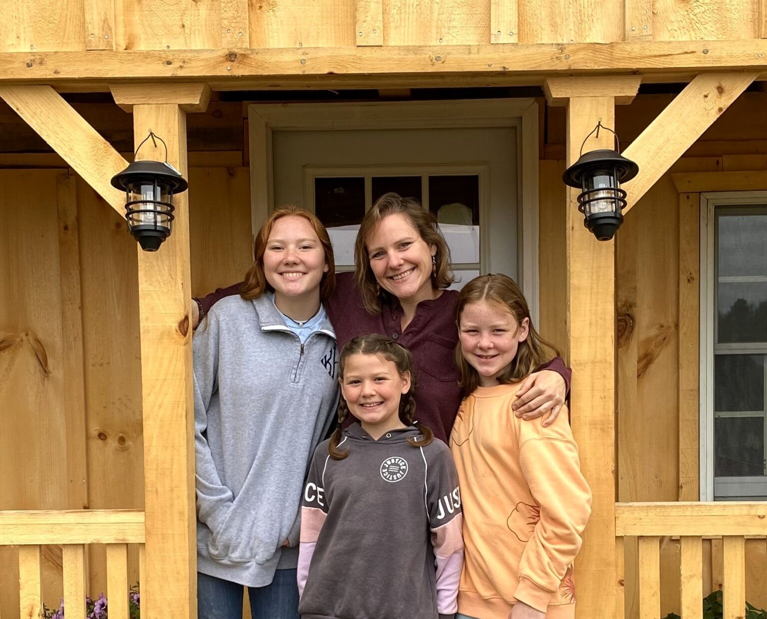 Ashley, a single mum of four, left her 9-to-5 job to live off-grid in upstate New York. Embracing nature, she built a homestead and grows her own food while homeschooling her kids.