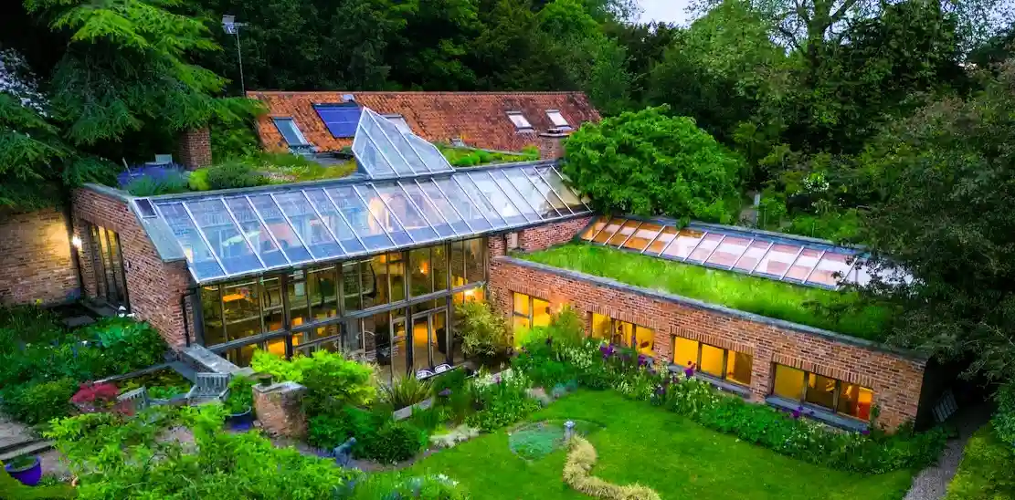Experience the charm of a country home in Westhorpe, Nottinghamshire, complete with a rooftop garden accessed via a climbable wine rack stairway.