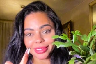Influencer Koral Costa shares her battle with pica syndrome, confessing to consuming soil as a coping mechanism for anxiety. While some express concern, others accuse her of seeking attention, sparking a mix of reactions from her followers.