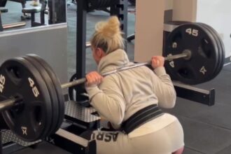 Influencer Yanyah Milutinovic shares gym mishaps as her leggings keep ripping, exposing her bare bum to fellow gym-goers, sparking mixed reactions.