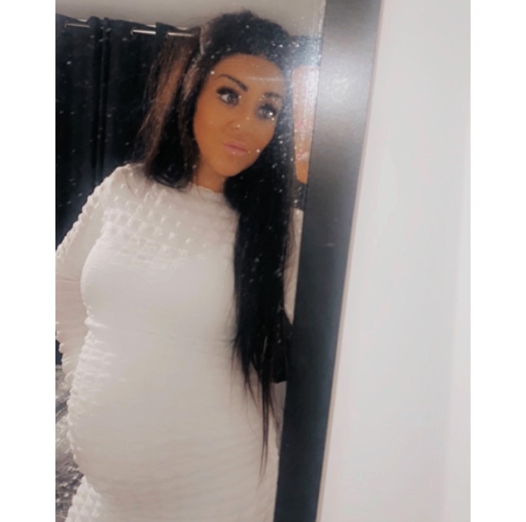 Woman with PCOS, told she couldn't conceive naturally, shocked after hospital visit for infection reveals she's pregnant with healthy baby girl.