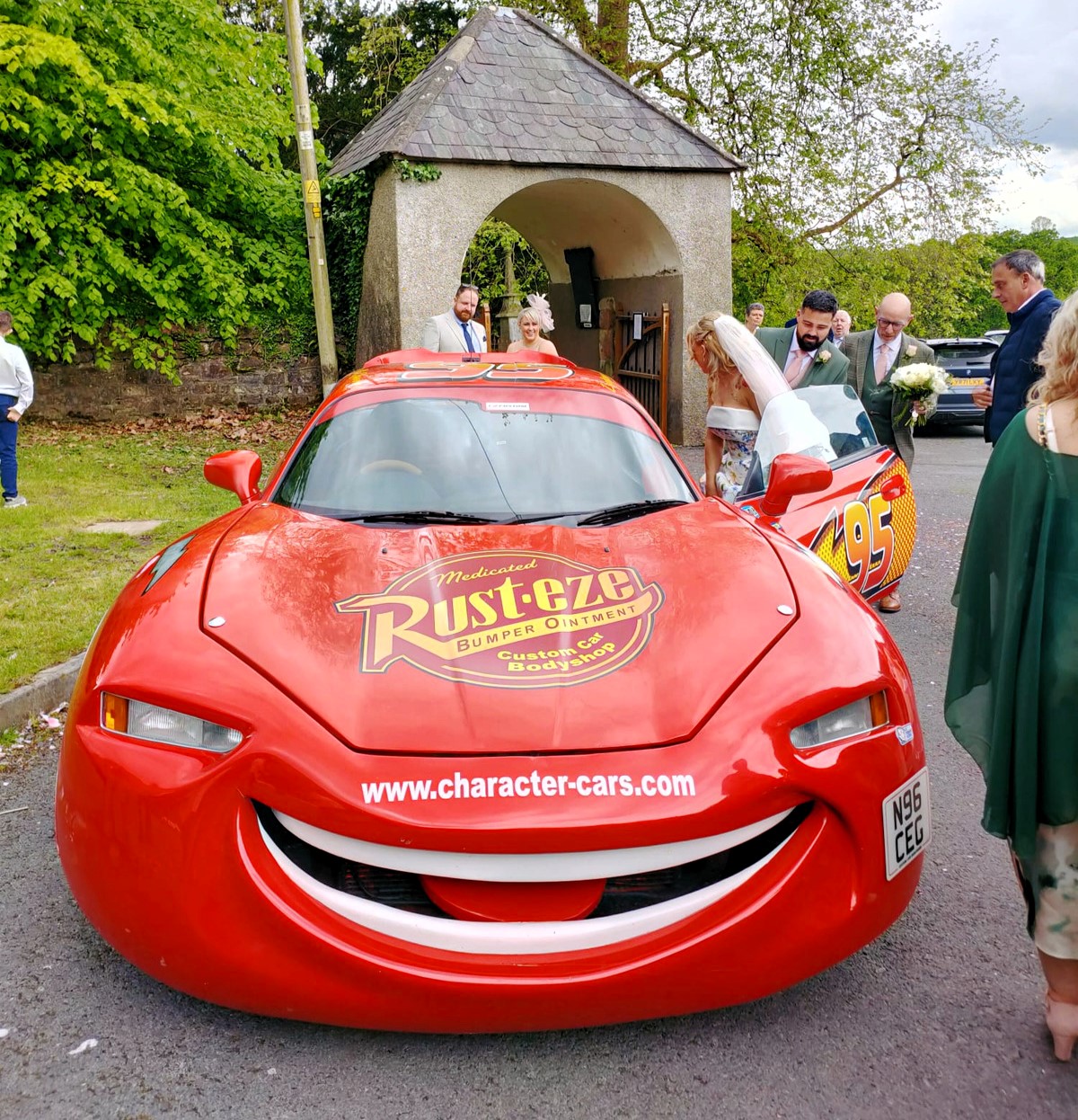 A couple drove off in a Lightning McQueen car at their wedding to honor the bride's late son, Oscar, whose favorite character was from Disney's Cars. The heartfelt tribute went viral.