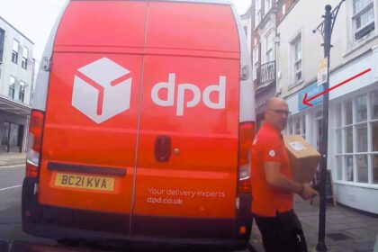 A distracted DPD delivery driver walks into a post in Guildford, Surrey, causing a hilarious dash cam moment. Luckily, he wasn’t hurt. Watch the funny incident unfold.