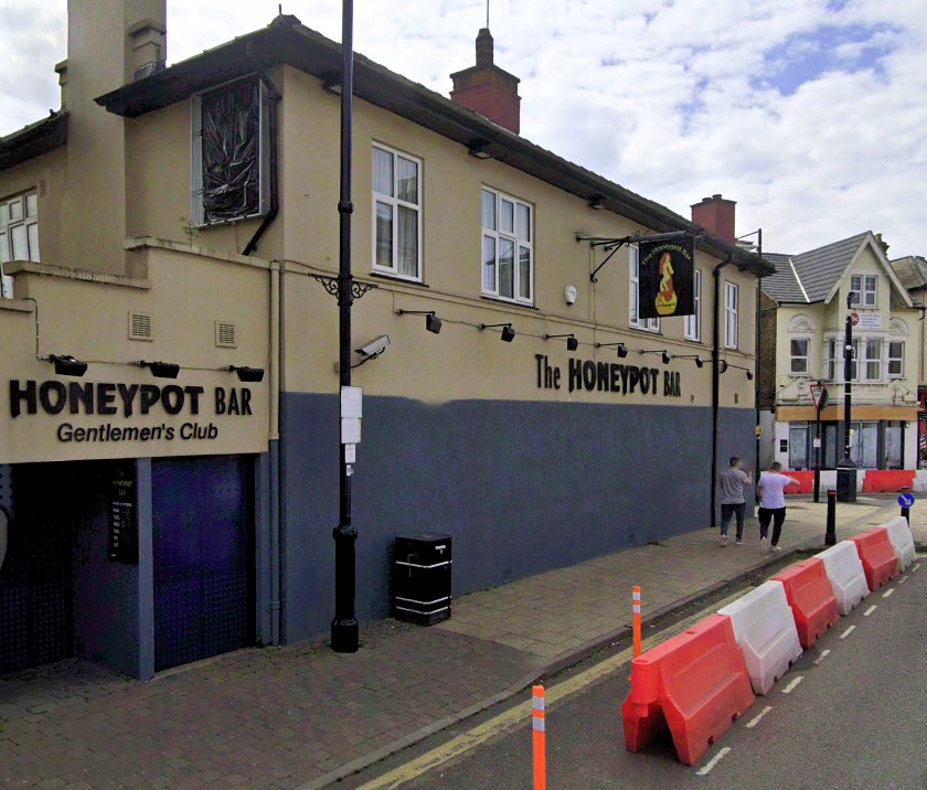 The Honeypot lap-dancing bar near Windsor Castle is closing after 25 years as its sexual entertainment license was not renewed due to a new housing development in Maidenhead.
