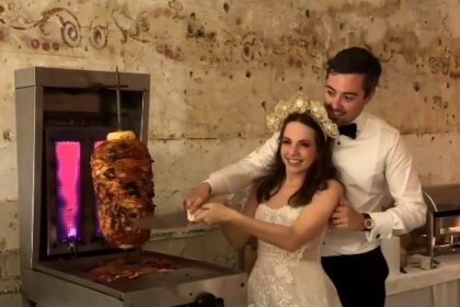 A newly-wed couple in Oaxaca, Mexico, ditches traditional wedding cake for a unique kebab-cutting ceremony, delighting guests and making unforgettable memories.