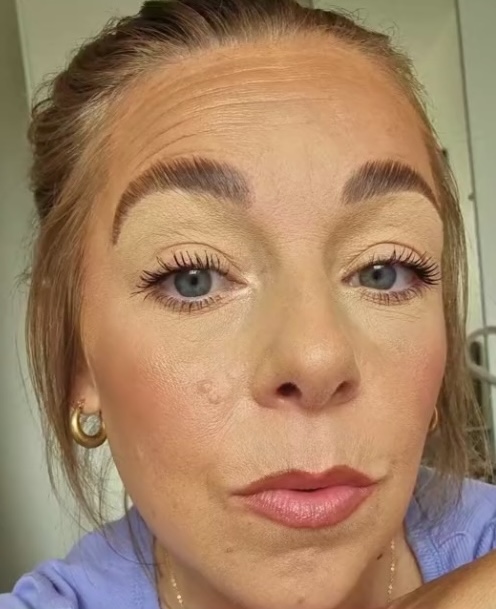 Becky Jane Boulton, a 33-year-old mum, claps back at trolls critiquing her wrinkles. She proudly shares her natural look, promoting self-love and kindness. Watch her inspiring response!