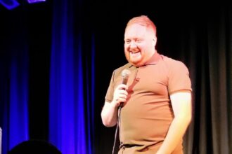 Comedian Jamie H was shocked when a front-row fan, a dental hygienist, DM'd him about his bad breath after a show. Jamie saw the humor, sharing the message on social media.