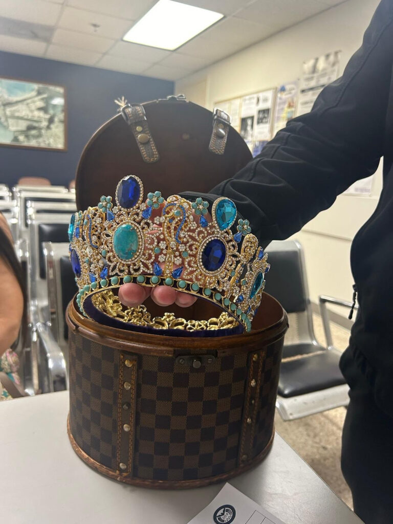 Miss World Dominican Republic 2023, María Victoria Bayo, lost her £8,000 crown at Puerto Rico airport. A woman found and returned it, allowing Bayo to continue her trip for the Youth Awards.