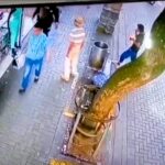 A have-a-go hero in Pereira, Colombia, knocked out a thief with a flying kick while an officer pursued the suspect for allegedly stealing a handbag, capturing the dramatic moment on CCTV.