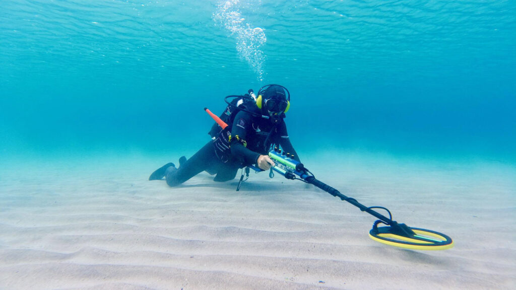 Hobby diver Giorgio found a £55,000 Patek Philippe watch on the seabed in Mallorca, using a metal detector and custom marking system, recovering the luxury timepiece for a grateful client.