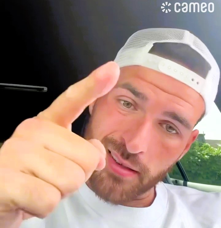 Love Island's Ronnie Vint, voted off four weeks ago, is selling personalised videos for £25. The 27-year-old reality star has earned £200 so far with an average 4.25-star rating.