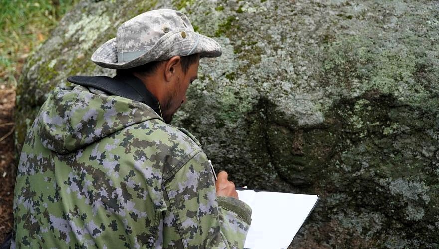 A mysterious Bronze Age stone carving of a human face was discovered in Kazakhstan's Sandyktau district. The detailed artefact is now under local heritage protection.