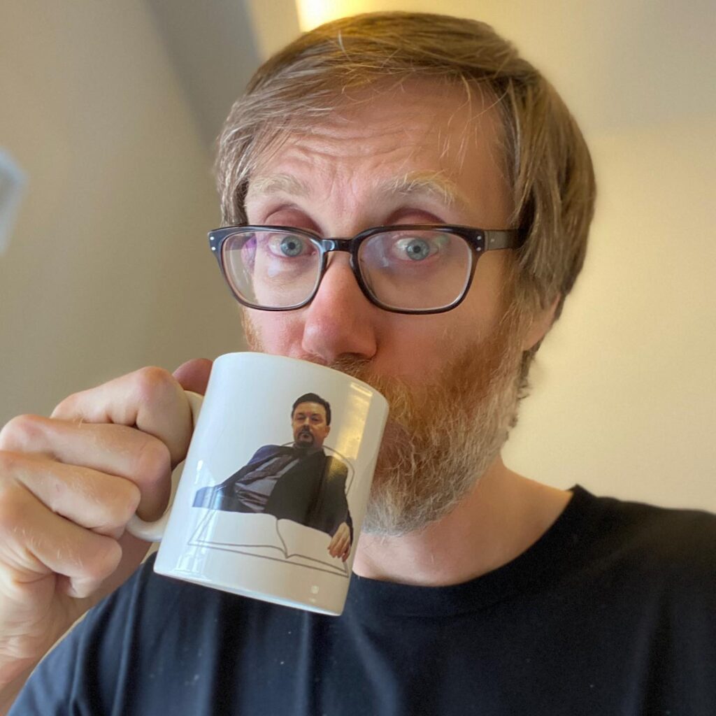 Stephen Merchant discovered he was allergic to his flat due to his old mattress. The TV funnyman endured two years of streaming eyes and sneezing before solving the mystery.
