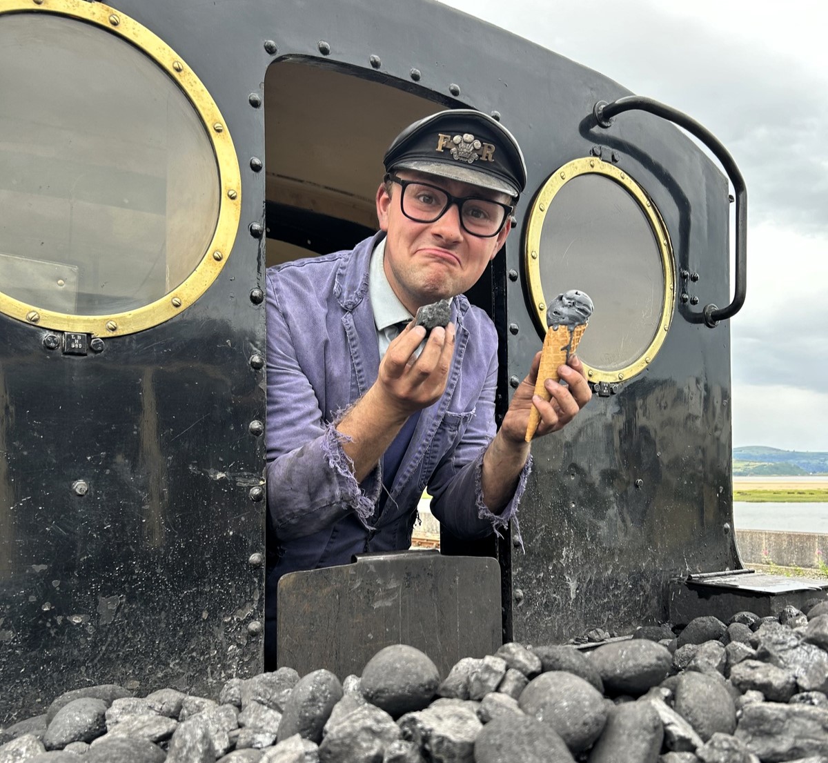 A wacky coal-like ice cream has baffled customers at Ffestiniog and Welsh Highland Railway, Porthmadog. The unique treat, actually vanilla-flavored, is a hit this summer.