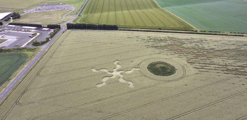 The crop circle near Stonehenge. (Picture: Jam Press)