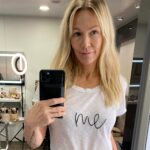 Jennie Garth shares her fitness journey and menopause struggles in a candid video, inspiring fans with her honesty about body pain, osteoarthritis, and daily challenges.