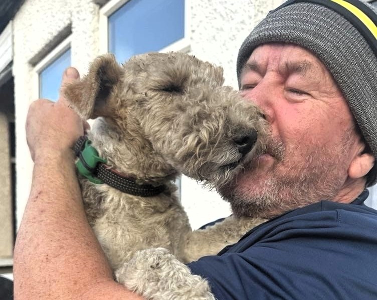 S Club star Jo O’Meara helps reunite a couple with their lost dog Snoopy, who miraculously returned home after three days. The emotional reunion followed a social media campaign.